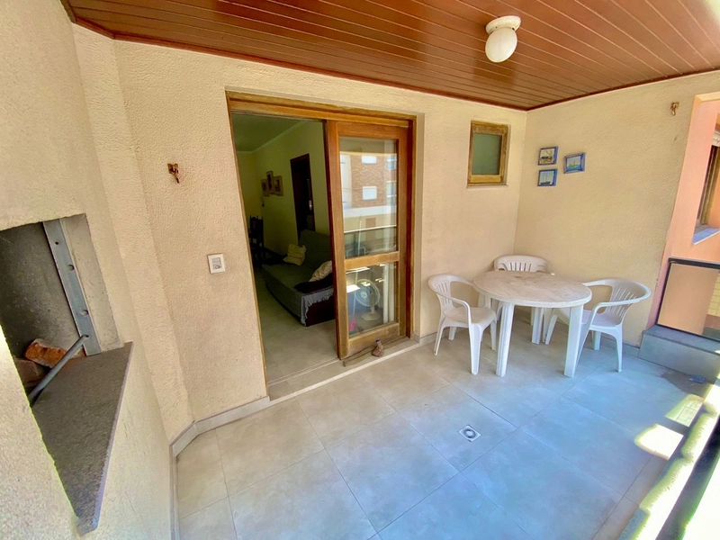 Apartamento de frente 02 dormitórios ao lado da Praça Flavio Boianovsk: 3ª foto da galeria de imagens do imóvel