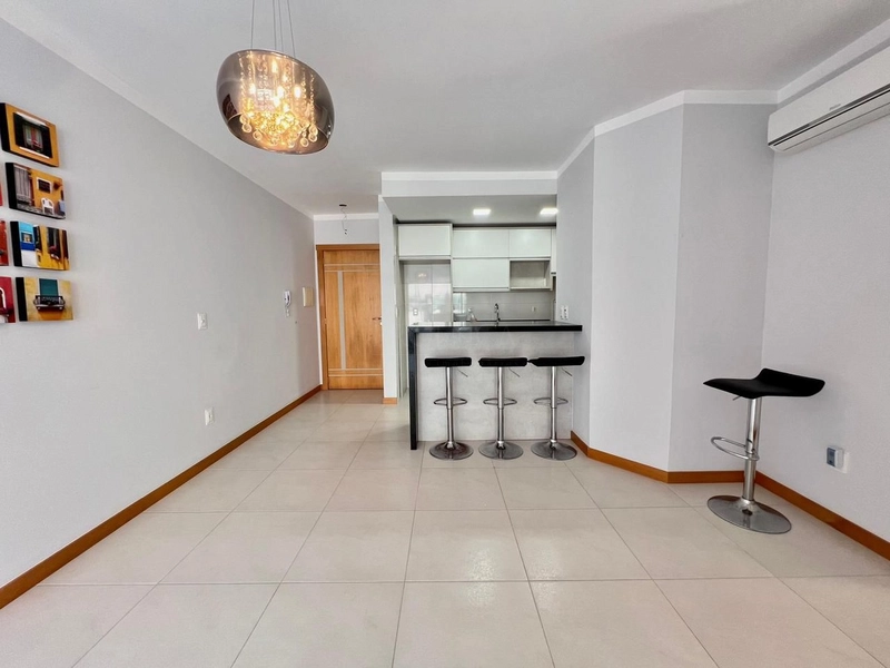 apartamento 2 dormitórios, 1suíte, box+depósito, 2quadras do mar