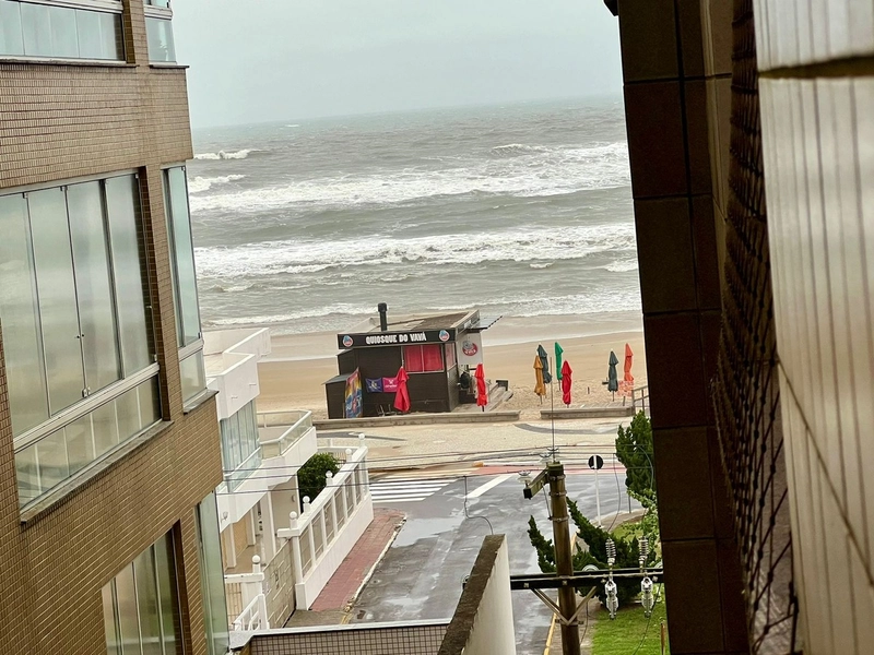 Apartamento de 2 Dormitórios na beira mar: 2ª foto da galeria de imagens do imóvel