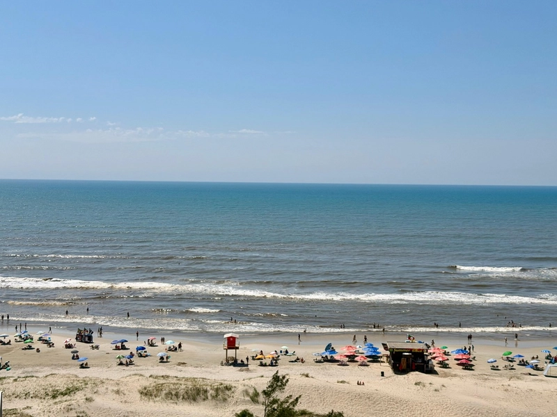 APARTAMENTO À VENDA COM VISTA PARA O MAR! 3 DORMITÓRIOS 3 VAGAS: 2ª foto da galeria de imagens do imóvel