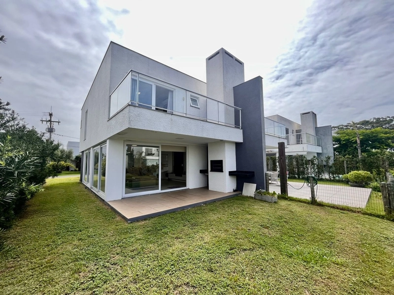 Casas à venda em Xangri-Lá, Condomínio One Atlântida House: 1ª foto da galeria de imagens do imóvel