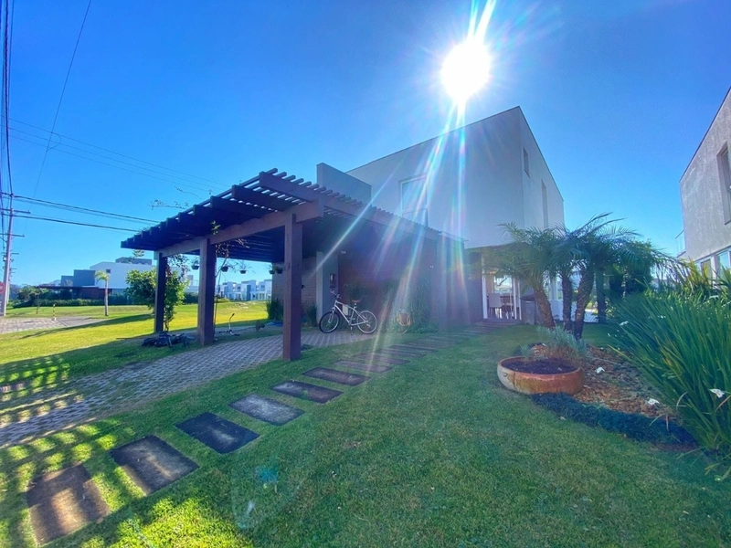 Casas à venda em Xangri-Lá, Condomínio One Atlântida House: 2ª foto da galeria de imagens do imóvel