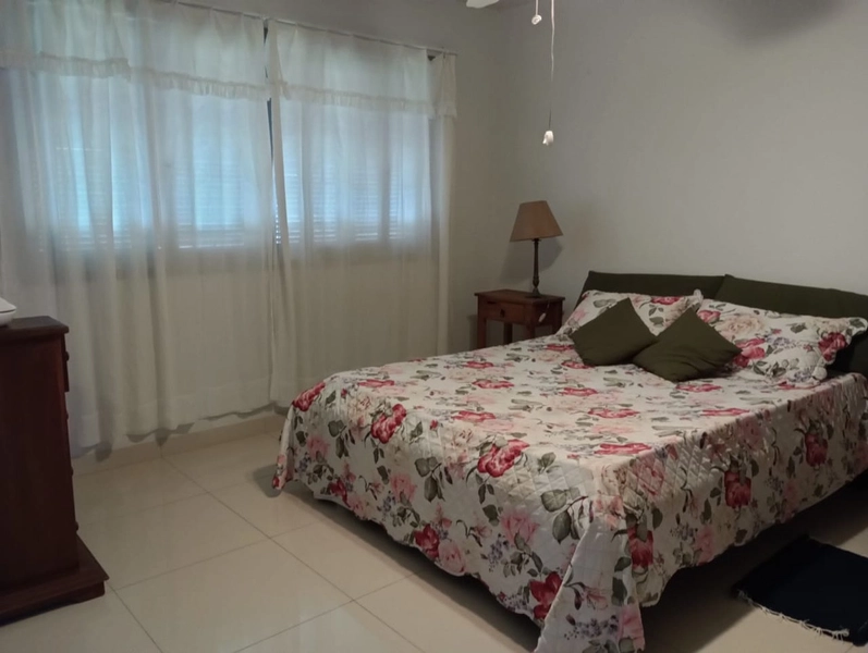 Esxelente casa 04 dormitórios com piscina locação temporada: 20ª foto da galeria de imagens do imóvel