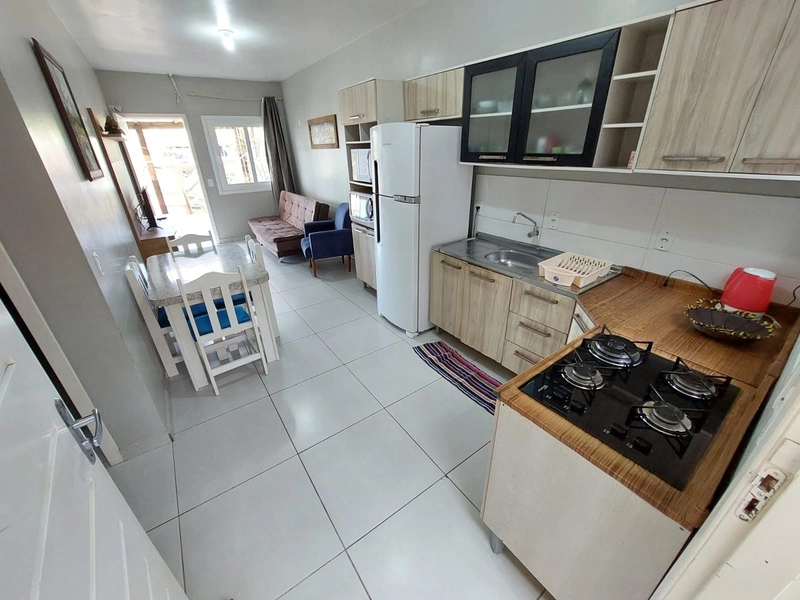 Casa 02 dormitório, espaço gourmet e churrasqueira locação temporada.: 7ª foto da galeria de imagens do imóvel