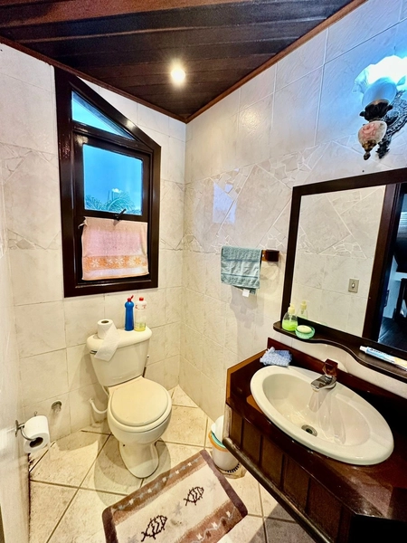 Casa de esquina 04 dormitórios com piscina a 4 quadras do mar.: 22ª foto da galeria de imagens do imóvel