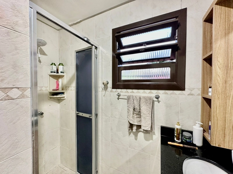 Casa de esquina 04 dormitórios com piscina a 4 quadras do mar.: 32ª foto da galeria de imagens do imóvel
