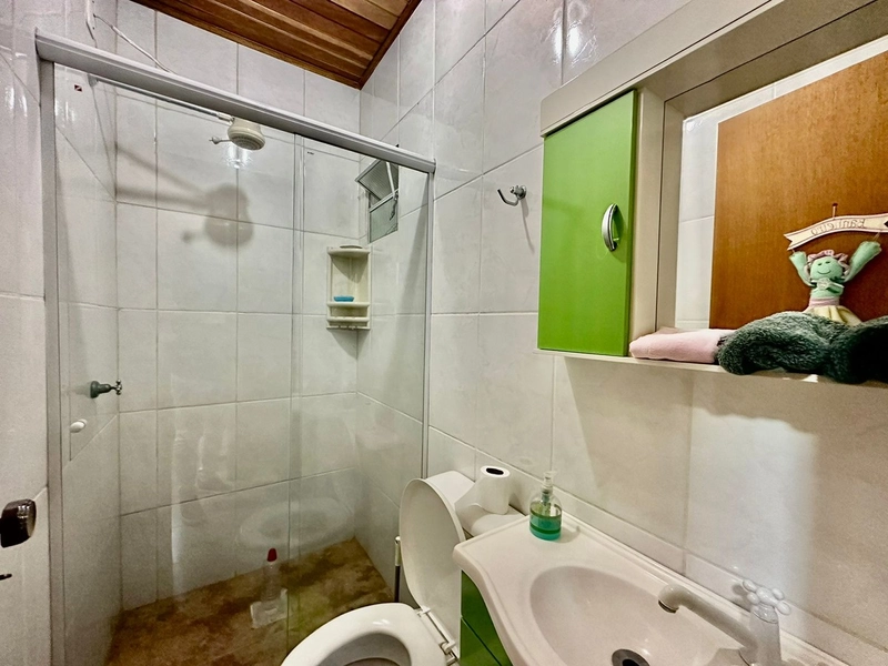 Casa de esquina 04 dormitórios com piscina a 4 quadras do mar.: 37ª foto da galeria de imagens do imóvel