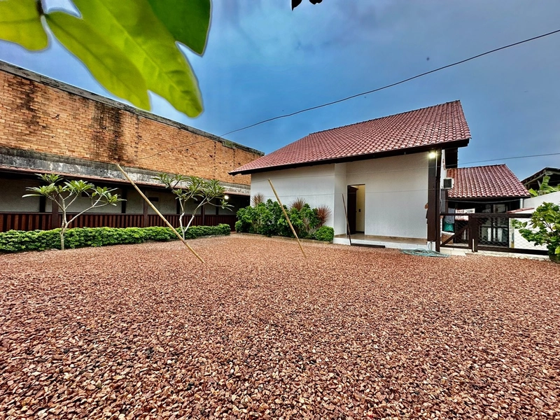 Casa de esquina 04 dormitórios com piscina a 4 quadras do mar.: 34ª foto da galeria de imagens do imóvel