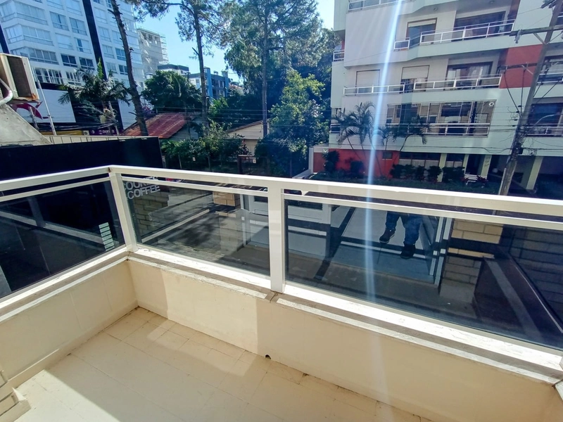 Apartamento 03 dormitórios gigante no Centro Capão da Canoa: 2ª foto da galeria de imagens do imóvel