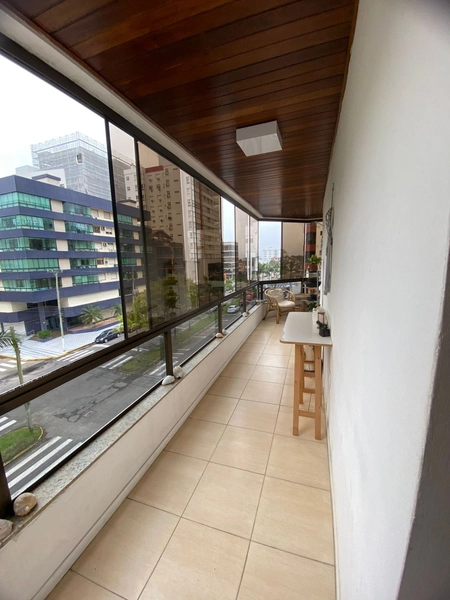 Apartamento de 2 Dormitórios sacada de frente: 2ª foto da galeria de imagens do imóvel