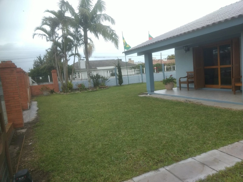 Casa 04 dormitórios sendo 02 suítes com piscina Xangri-la temporada: 6ª foto da galeria de imagens do imóvel