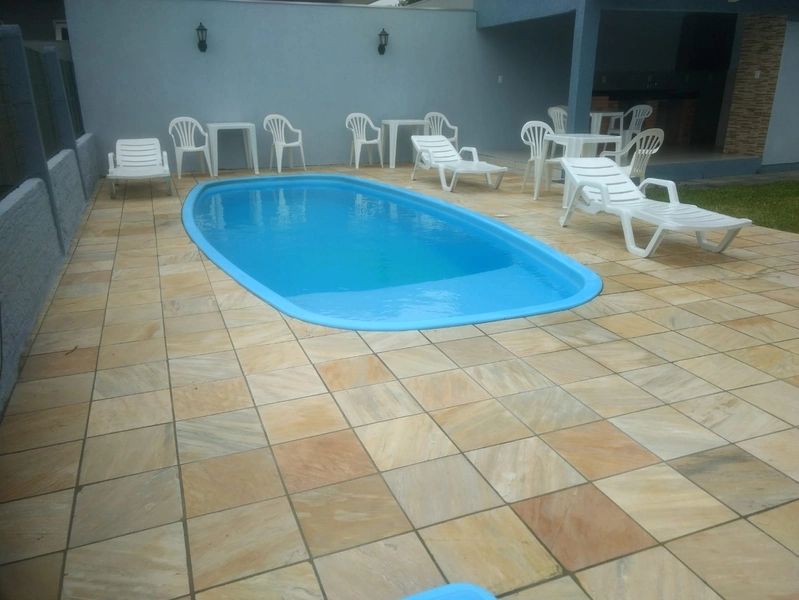Casa 04 dormitórios sendo 02 suítes com piscina Xangri-la temporada: 1ª foto da galeria de imagens do imóvel