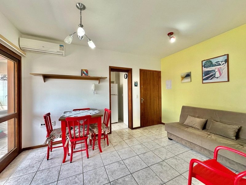 Apartamento de 02 Dormitórios Capão da Canoa Centro.: 2ª foto da galeria de imagens do imóvel