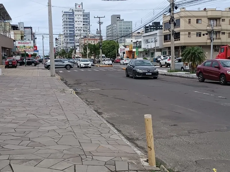 Loja com 119m² centro de Capão da Canoa locação comercial: 5ª foto da galeria de imagens do imóvel