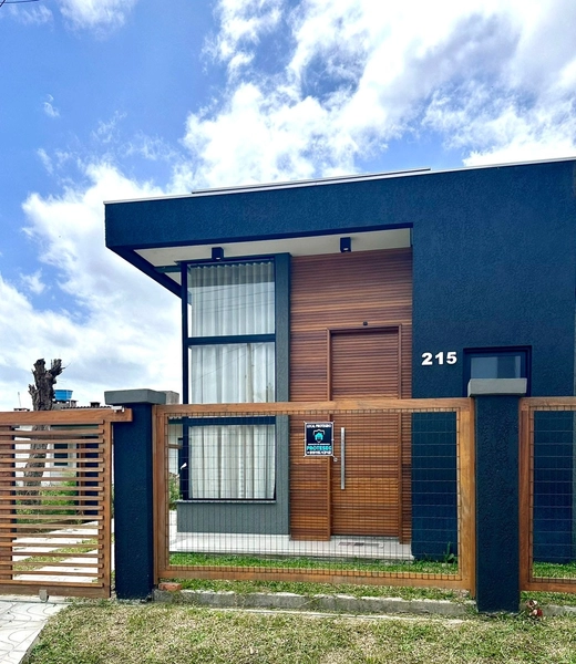 CASA DE ESQUINA MOBILIADA E DECORADA EM XANGRILA: 4ª foto da galeria de imagens do imóvel