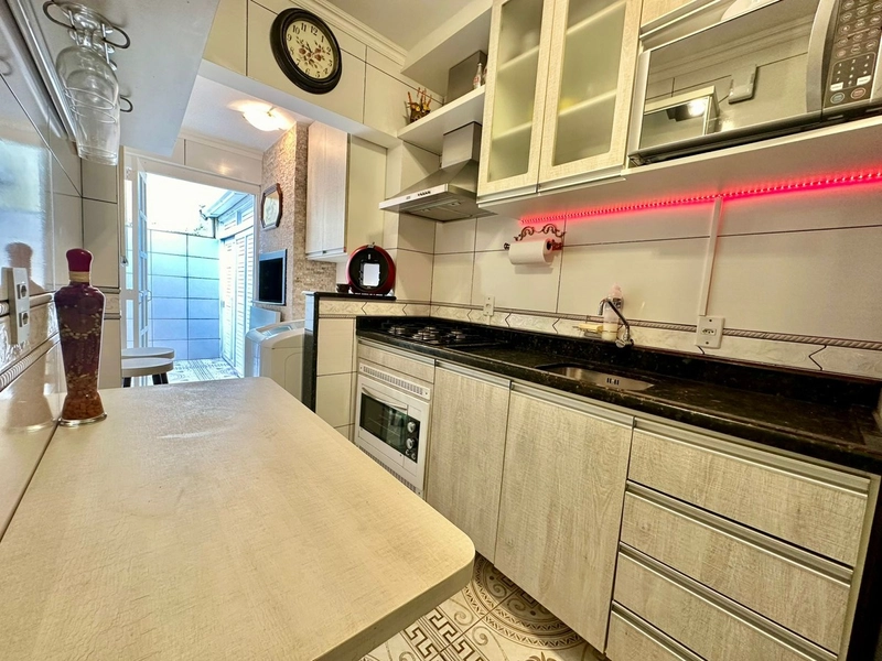 Apartamento com 2 domitórios junto a praça Flavio Boianovisk: 10ª foto da galeria de imagens do imóvel
