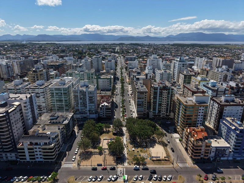 VISTA PARA O MAR E PARA PRAÇA LUIZ BASSANI  APARTAMENTO À VENDA: 4ª foto da galeria de imagens do imóvel
