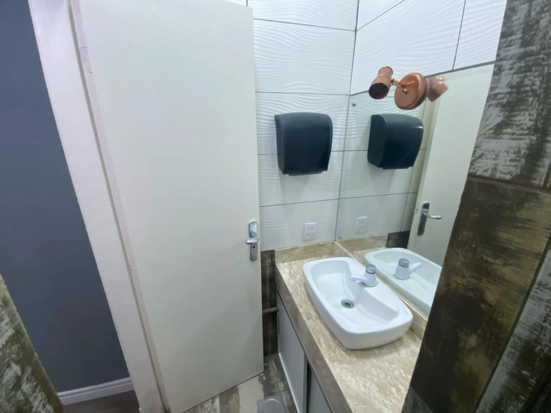 Excelente loja comercial ótima localização centro Capão da Canoa.: 4ª foto da galeria de imagens do imóvel