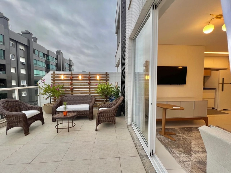 Apartamento de 1 dormitório de frente, amplo terraço, centro Capão.: 1ª foto da galeria de imagens do imóvel