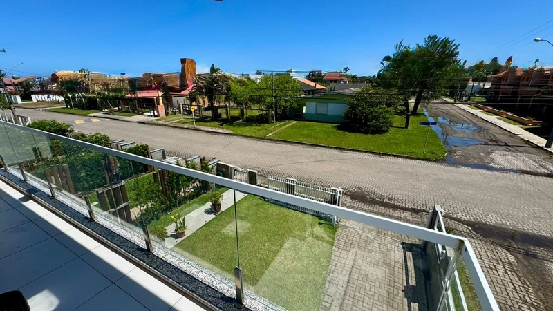 Sobrado de Esquina com Piscina no Centro de Xangrilá.: 17ª foto da galeria de imagens do imóvel