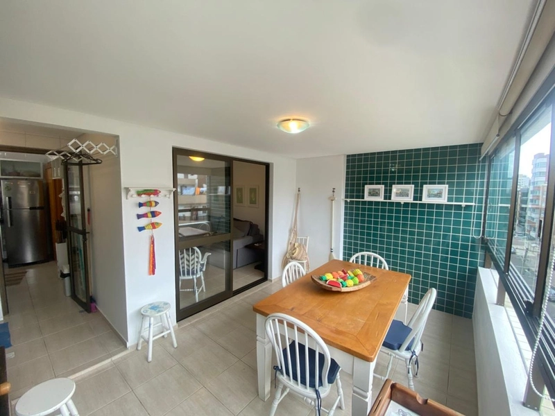 Apartamento 02 dormitórios com sacada de frente em zona nobre de Capão: 8ª foto da galeria de imagens do imóvel