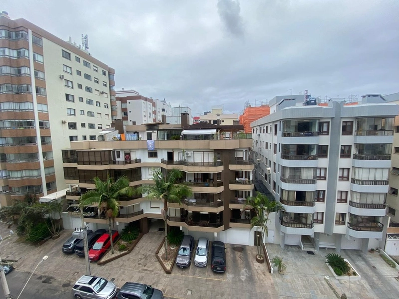 Apartamento 02 dormitórios com sacada de frente em zona nobre de Capão: 11ª foto da galeria de imagens do imóvel