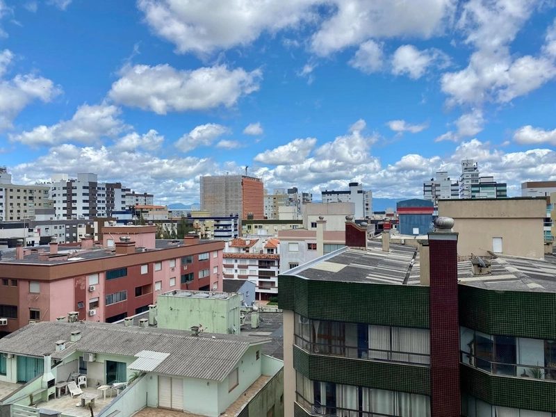 Apartamento com sacada de frente de 1 dormitório: 3ª foto da galeria de imagens do imóvel