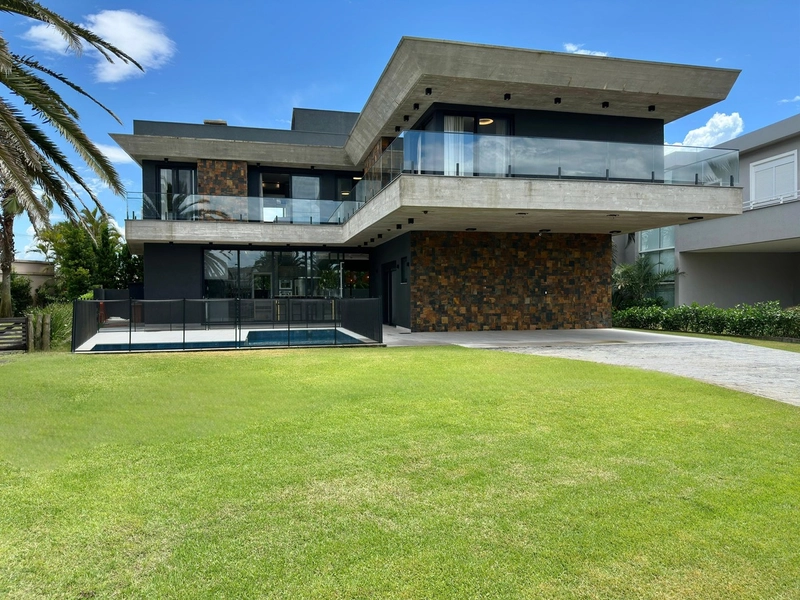 Excelente casa a venda no Condomínio Fechado Playa Vista em Xangri-lá: 1ª foto da galeria de imagens do imóvel