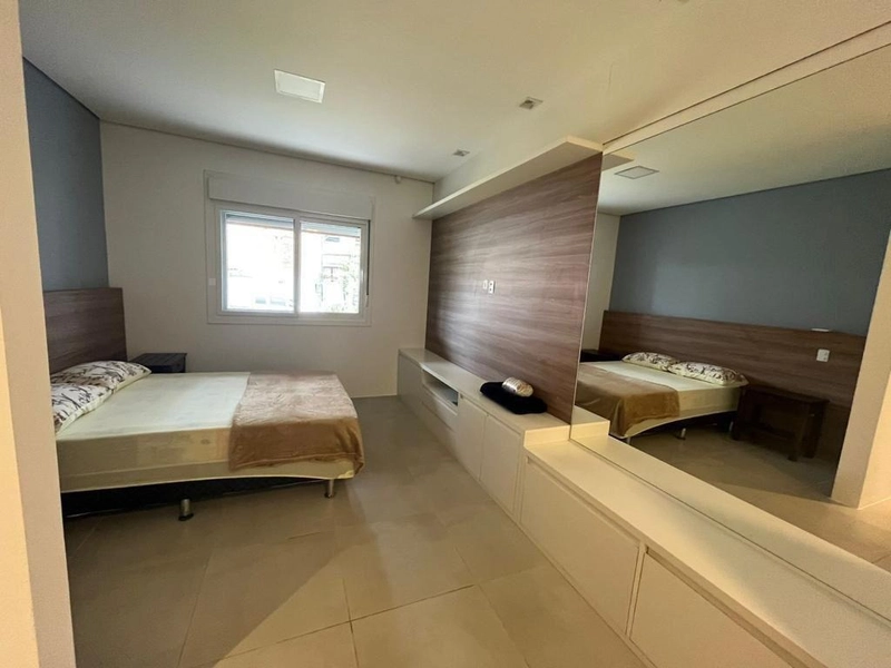 Casa climatizada com 3 dormitórios sendo uma suíte 03 quadras do mar: 7ª foto da galeria de imagens do imóvel