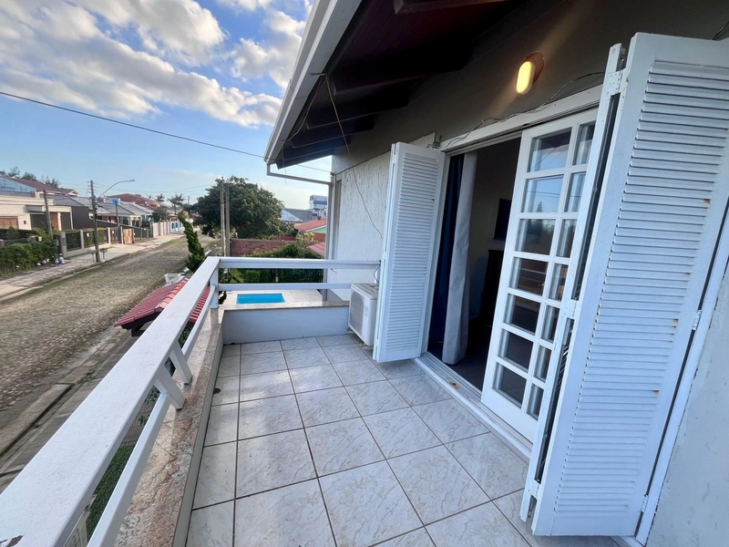 Sobrado à venda no Centro de Xangri-Lá Centro: 2ª foto da galeria de imagens do imóvel