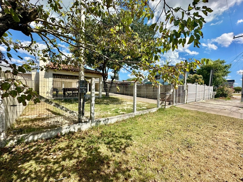 Casa amplo pátio, 02 dormitórios 01 suíte, quiosque com churrasqueira: 30ª foto da galeria de imagens do imóvel