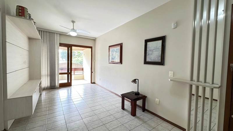 APARTAMENTO DE FRENTE PARA PRAÇA FLÁVIO BOIANOVSKI: 1ª foto da galeria de imagens do imóvel