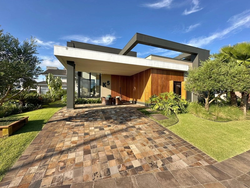 Casas em condomínio 4 suítes, centro de Xangri-lá, Quintas do Lago.