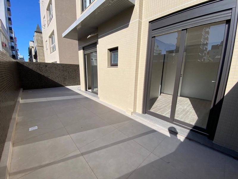 Apartamento de 2 Dormitórios  Com terraço ( Zona Nova ): 2ª foto da galeria de imagens do imóvel