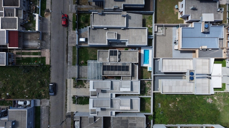 Casa 3 Dormitórios com piscina: 22ª foto da galeria de imagens do imóvel