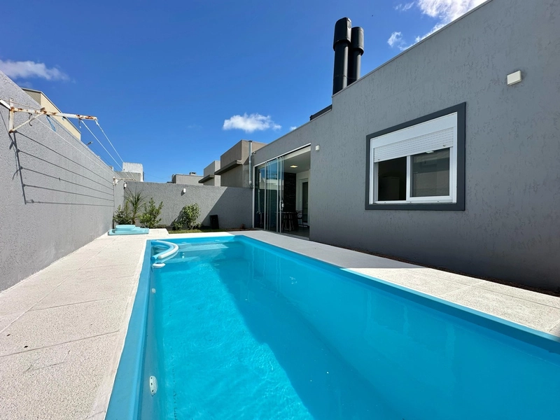 Casa 3 Dormitórios com piscina: 19ª foto da galeria de imagens do imóvel