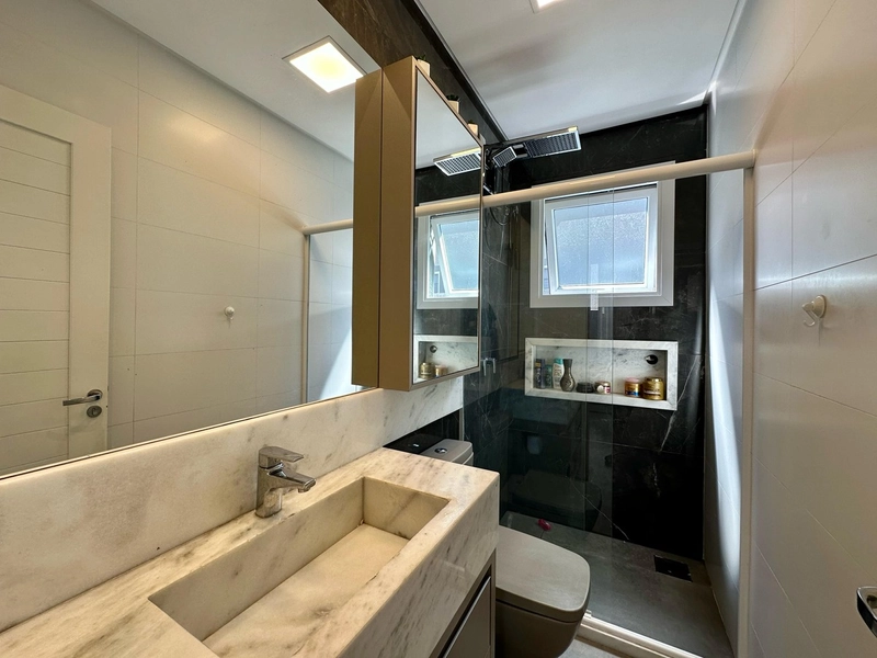 Casa 3 Dormitórios com piscina: 15ª foto da galeria de imagens do imóvel