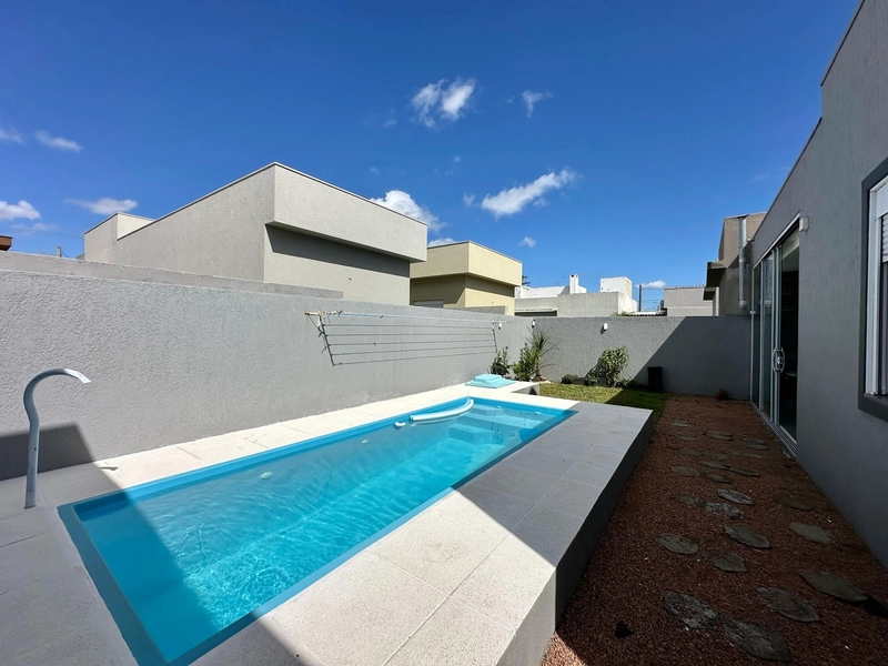 Casa 3 Dormitórios com piscina: 11ª foto da galeria de imagens do imóvel