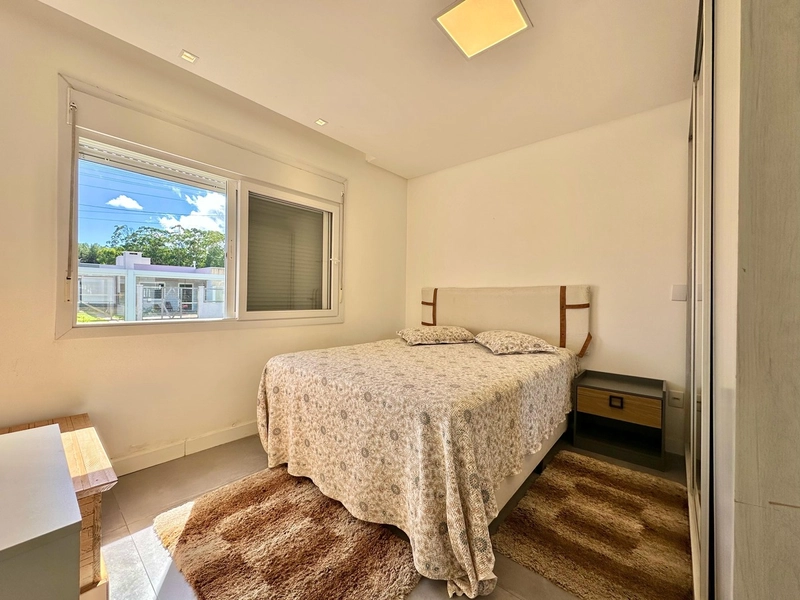 Casa 3 Dormitórios com piscina: 12ª foto da galeria de imagens do imóvel
