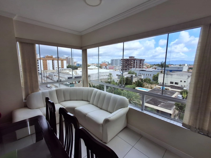 Apartamento de frente, 2 dormitórios, centro de Capão da Canoa.: 2ª foto da galeria de imagens do imóvel