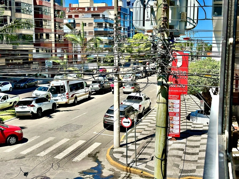 Apartamento com Sacada de frente no centro.: 3ª foto da galeria de imagens do imóvel