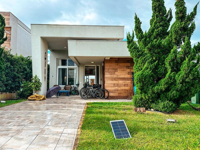 CASA EM CONDOMÍNIO FECHADO - XANGRI-LÁ: 1ª foto da galeria de imagens do imóvel