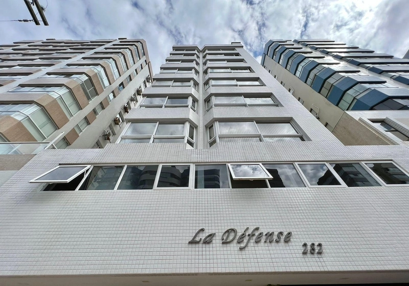 APARTAMENTO À VENDA COM VISTA PARA O MAR: 2ª foto da galeria de imagens do imóvel