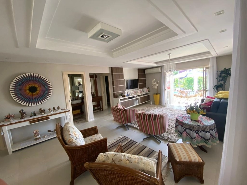 LINDA CASA COM PISCINA - 4 QUARTOS: 20ª foto da galeria de imagens do imóvel