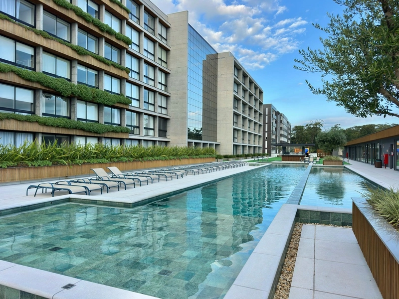 APARTAMENTO DE 2 DORMITÓRIOS C/ SUITE, DE FRENTE PARA AVENIDA E LINDA