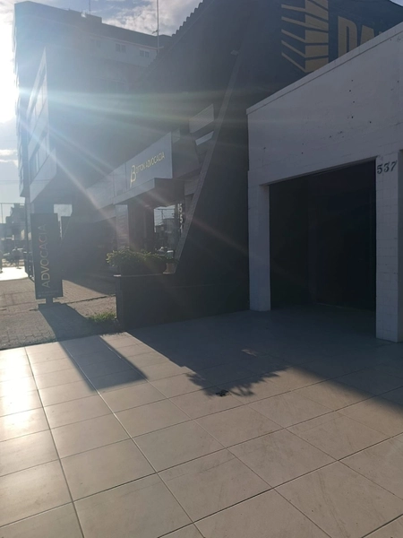 Loja comercial localizada na Avenida Rudá centro de Capão da Canoa!: 3ª foto da galeria de imagens do imóvel