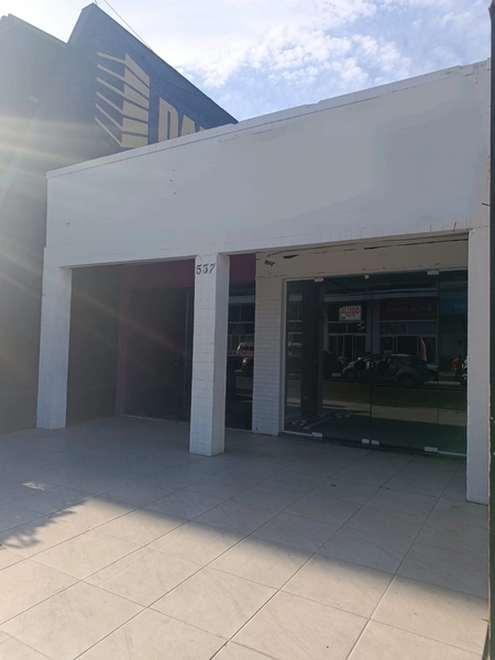 Loja comercial localizada na Avenida Rudá centro de Capão da Canoa!: 1ª foto da galeria de imagens do imóvel