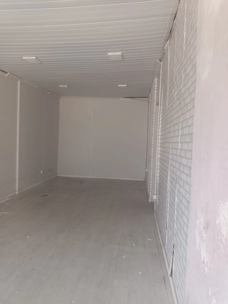 Loja comercial localizada na Avenida Rudá centro de Capão da Canoa!: 2ª foto da galeria de imagens do imóvel