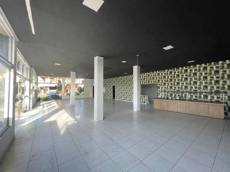 Loja comercial de esquina com 300m² ideal para Restaurante: 28ª foto da galeria de imagens do imóvel