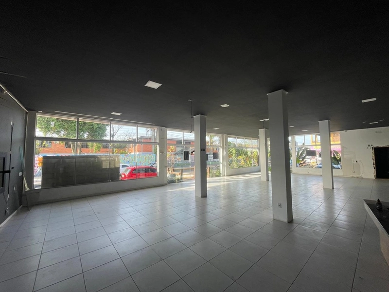Loja comercial de esquina com 300m² ideal para Restaurante: 22ª foto da galeria de imagens do imóvel
